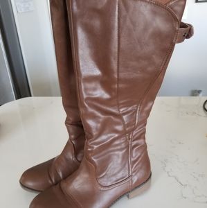 Wide calf pull on riding boots sz8